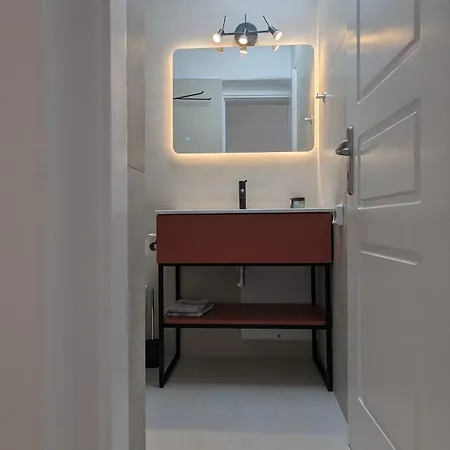 Arodou Studio And Apartment *