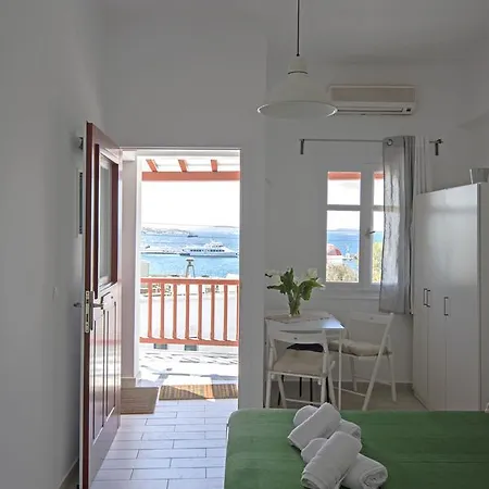 Arodou Studio And Apartment